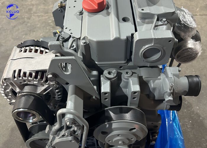 全新 BF4M2012C / BF4M2012 エンジン 98kW, 2100RPM 振動式ロードロール